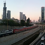 L'Ayalon,  le train et l'autoroute vus du pont Mozes. מראה מעל גשר מוזס